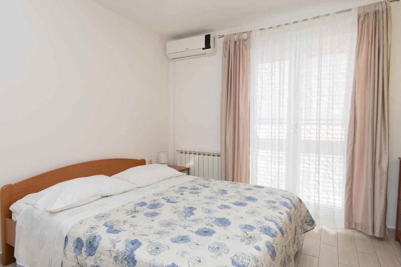 Apartments Lovric Vodice Eksteriør billede