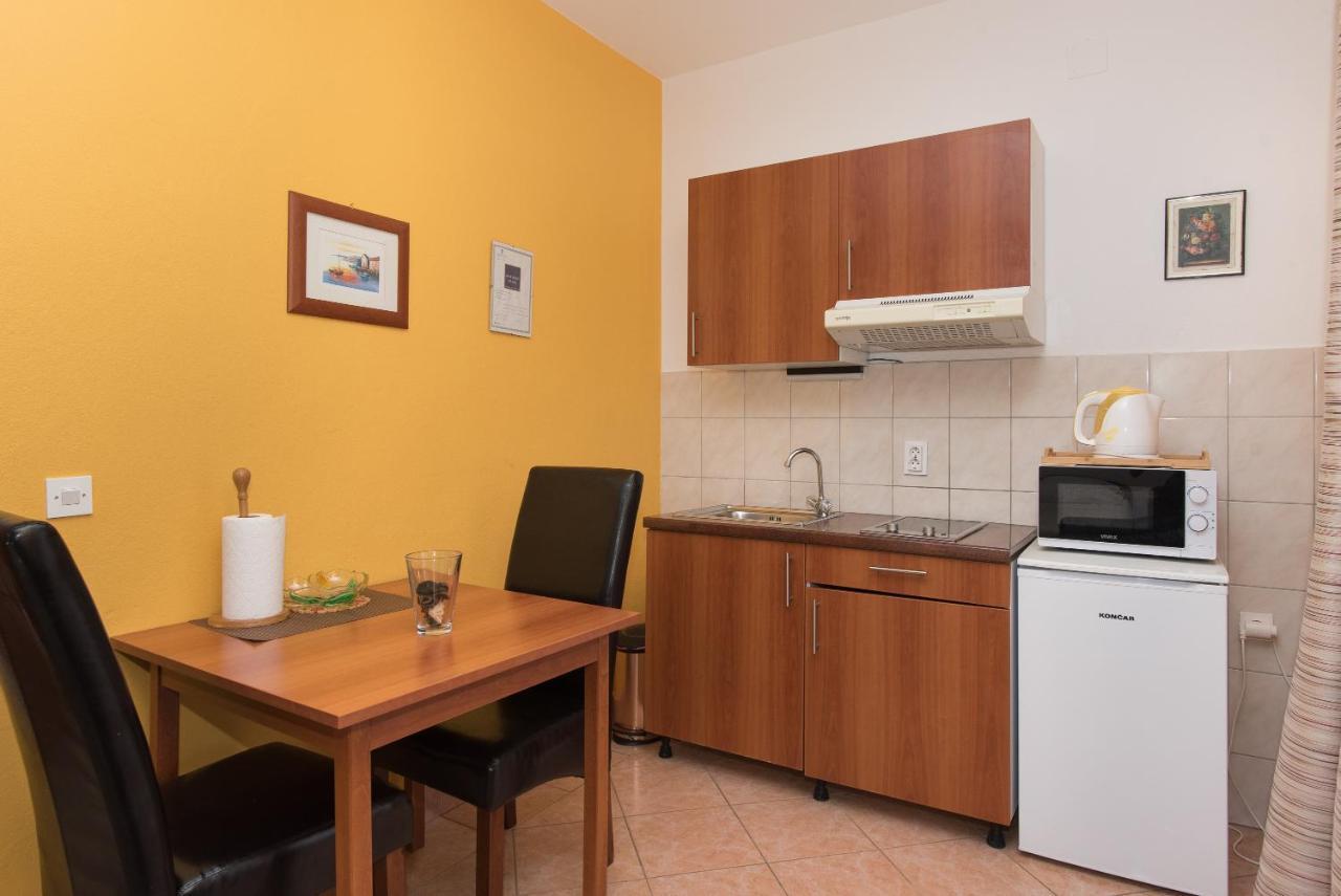 Apartments Lovric Vodice Eksteriør billede