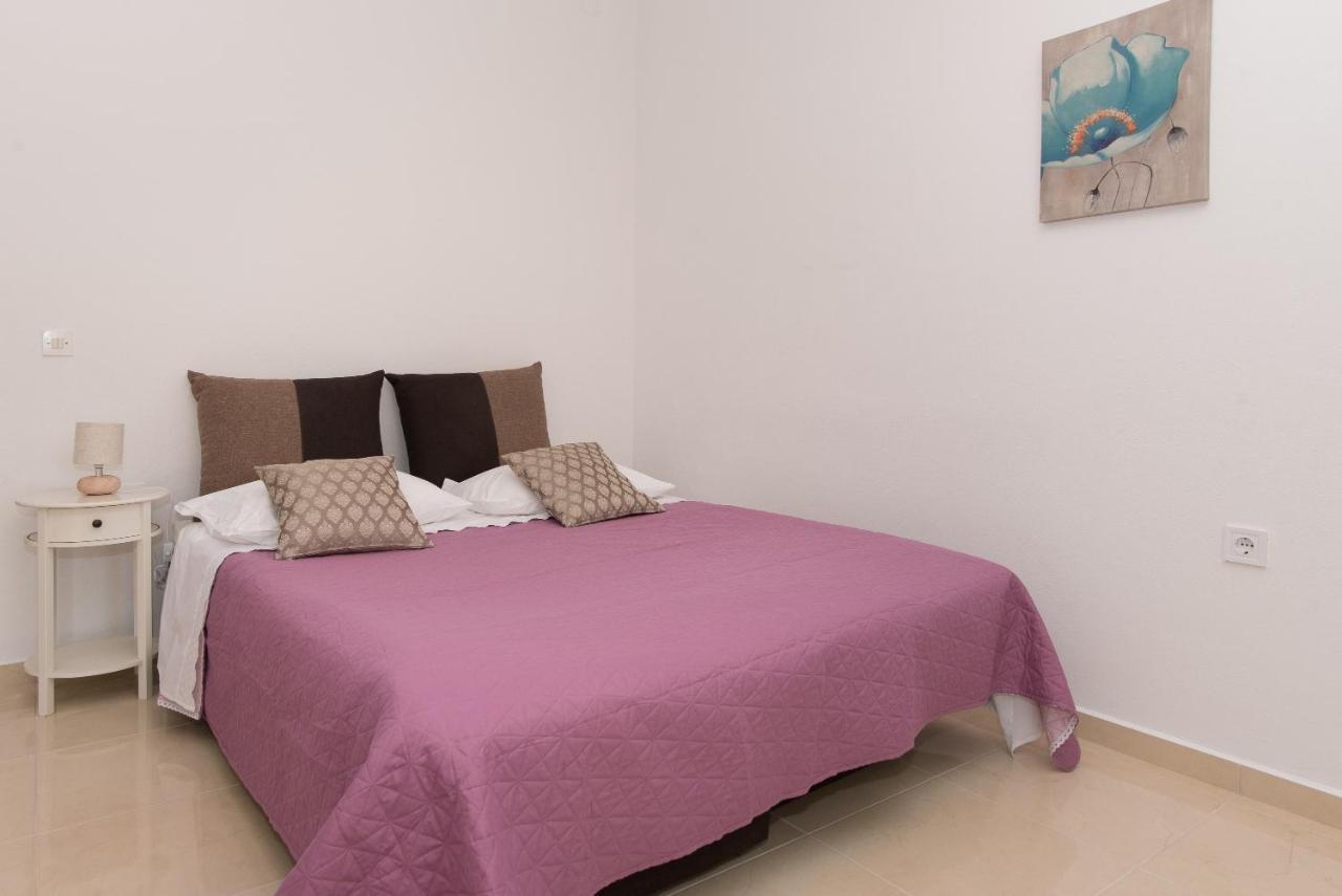 Apartments Lovric Vodice Eksteriør billede