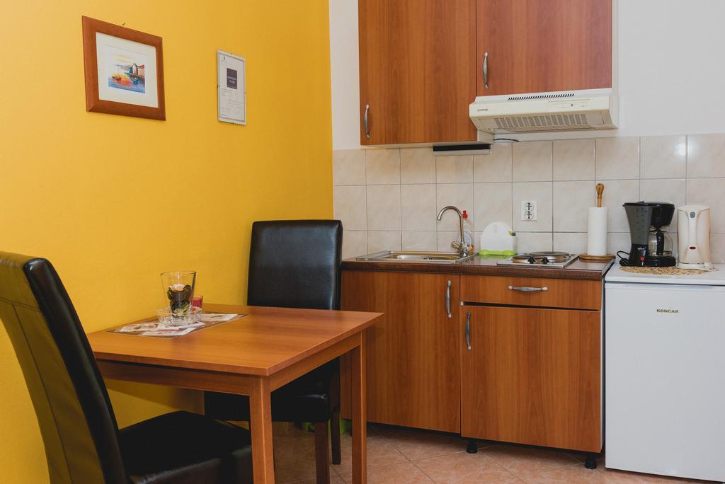 Apartments Lovric Vodice Eksteriør billede